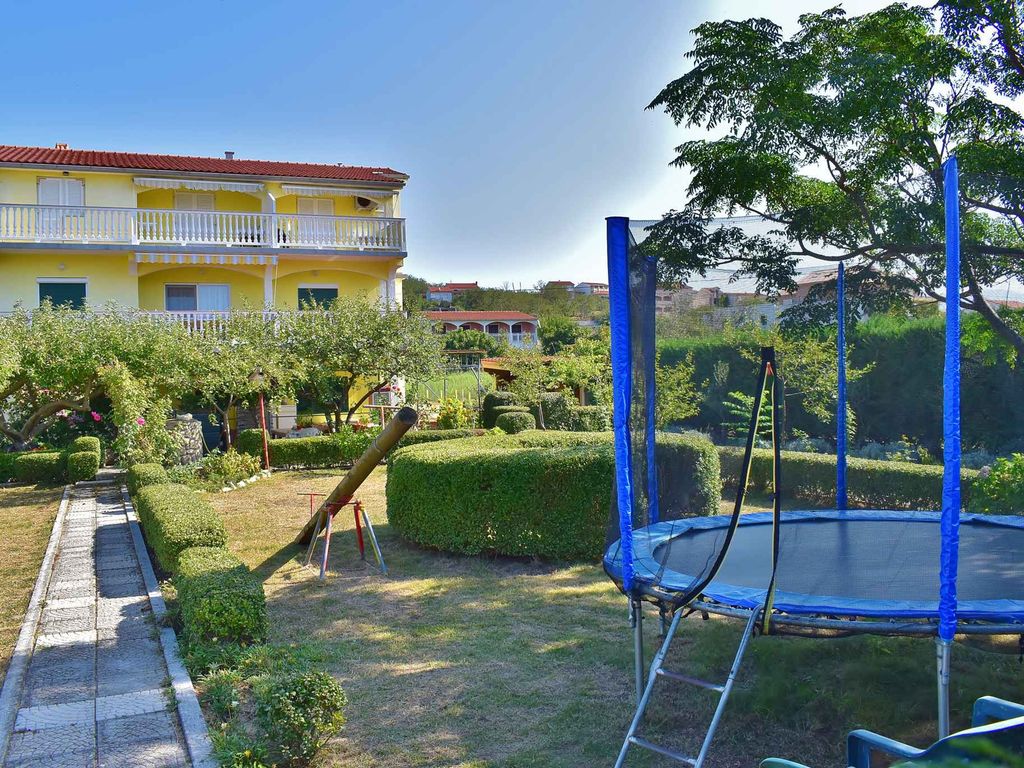 Ferienwohnung mit 4 Bäder und Balkon für Familien