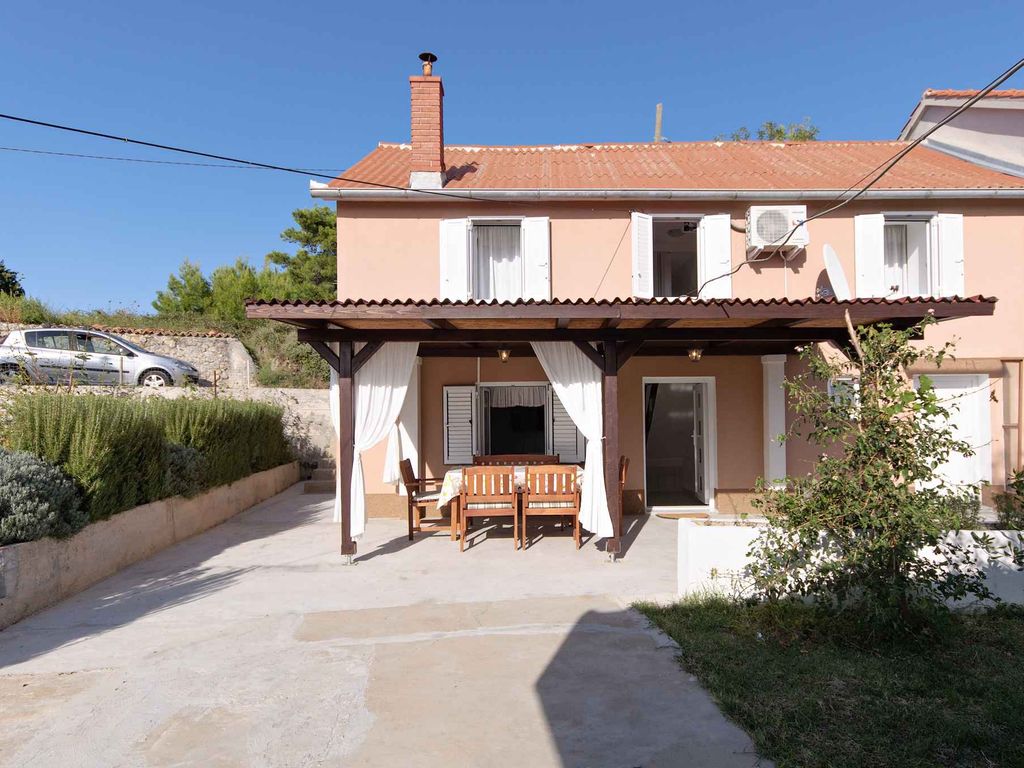 Ferienhaus mit Terrasse und Grill