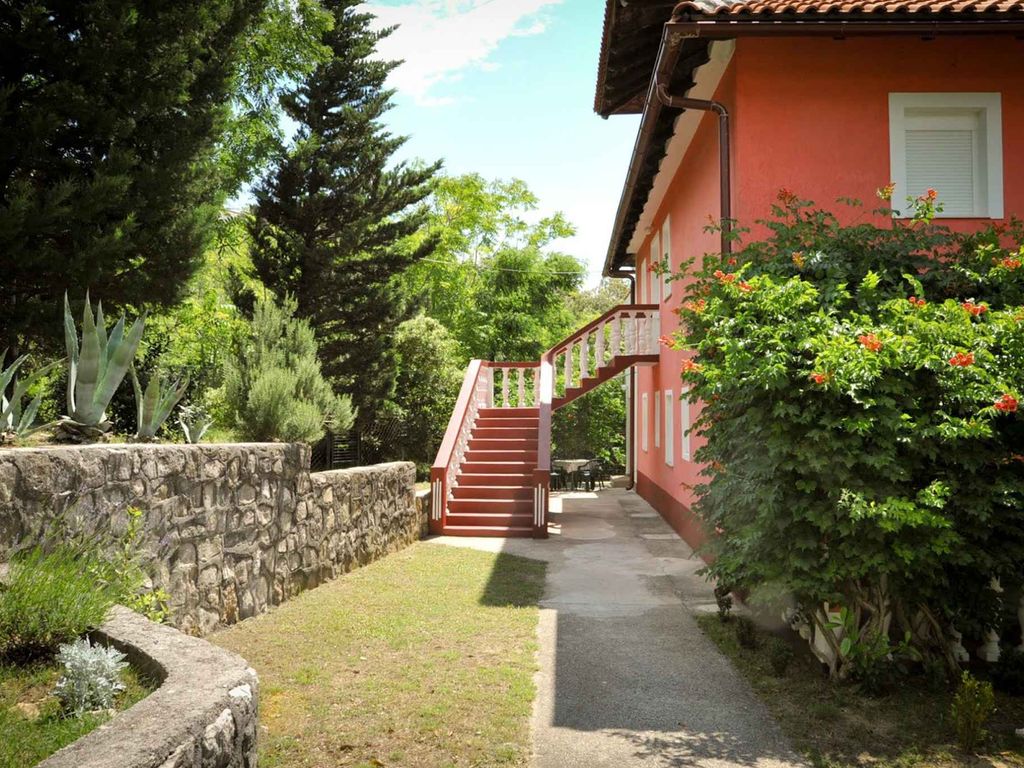 Ferienwohnung mit Terrasse und Meerblick