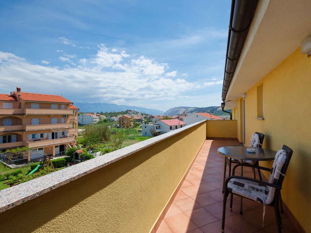 Ferienwohnung mit Balkon und Grill