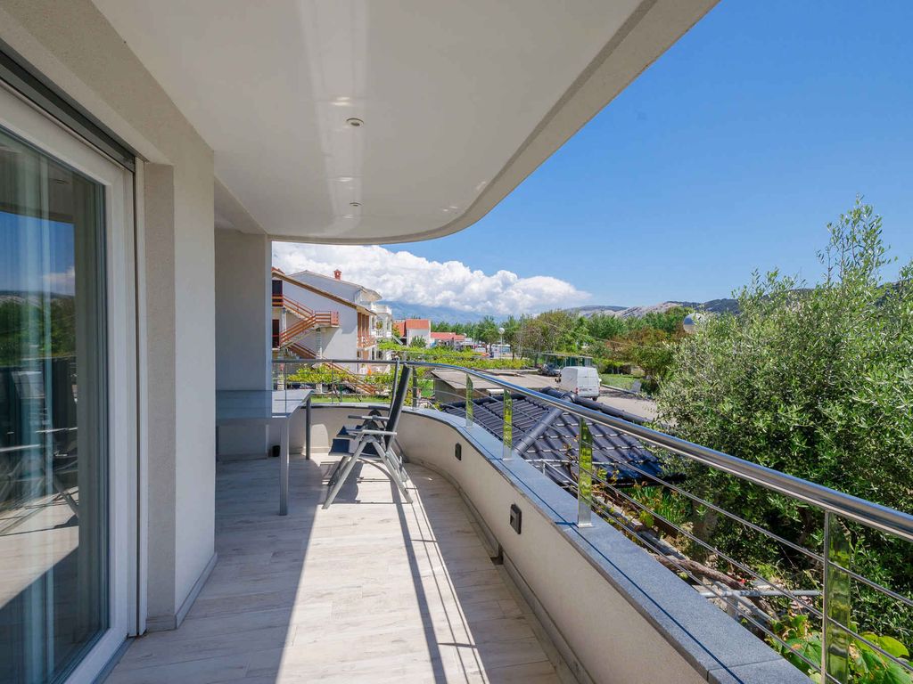 Ferienwohnung mit Klimaanlage und Terrasse in Lopar