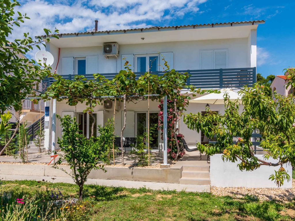 Ferienwohnung mit Klimaanlage und Grill