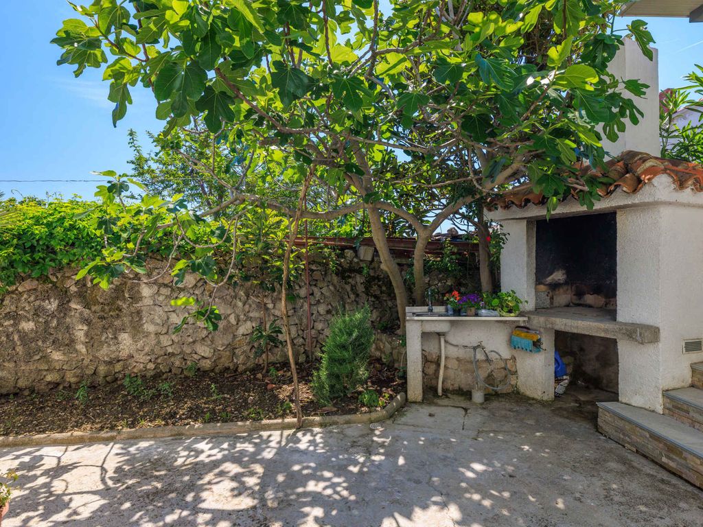 Ferienwohnung mit Balkon und Grill