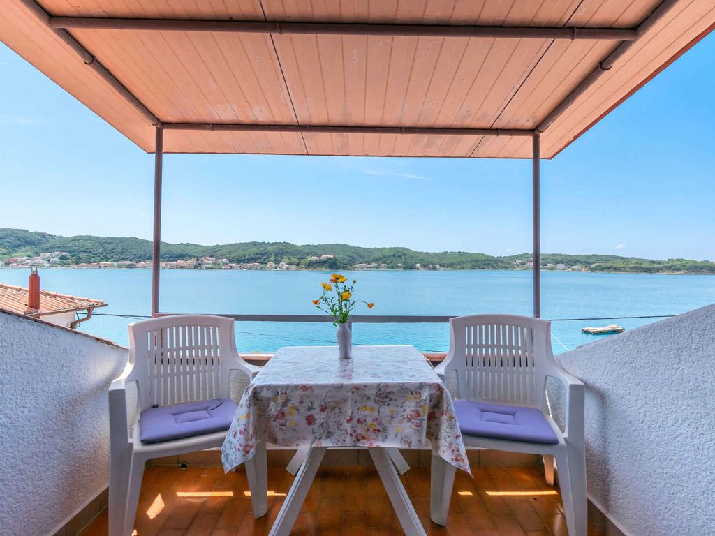 Ferienwohnung mit Balkon und Meerblick