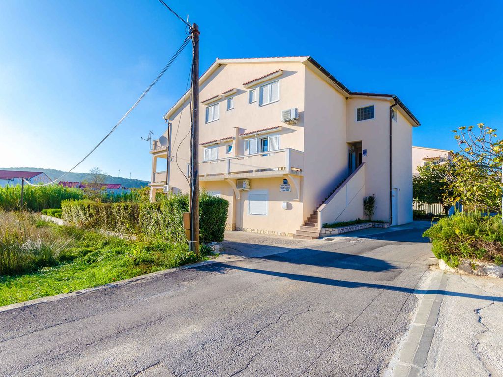 Ferienwohnung mit Klimaanlage und Grill