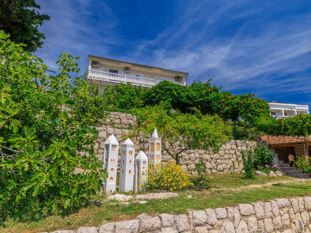 Ferienwohnung mit Balkon und Grill