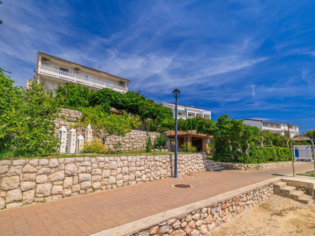 Ferienwohnung mit Balkon und Grill