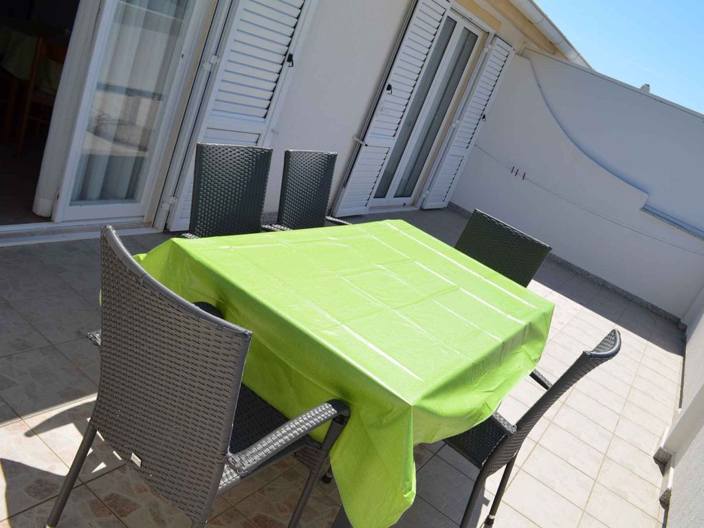 Ferienwohnung mit 20 qm Terrasse