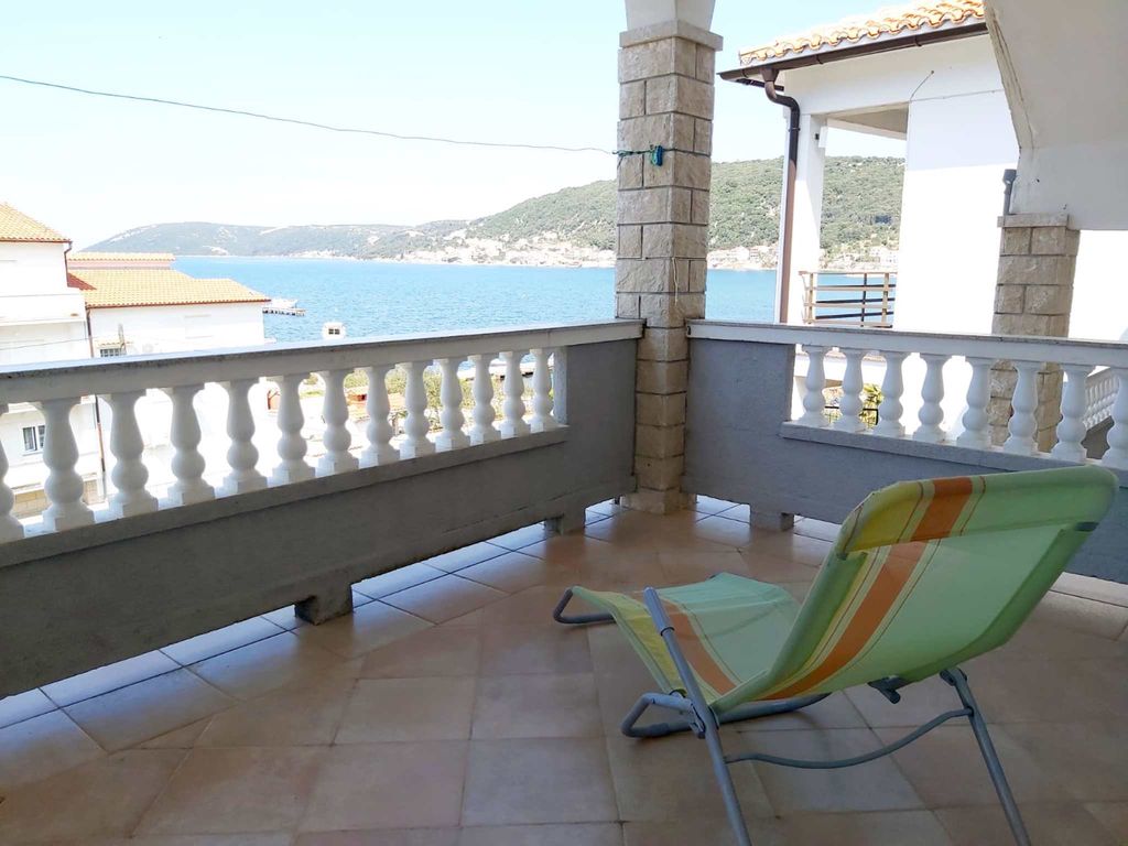 Ferienwohnung mit Bootsliegeplatz und Meerblick