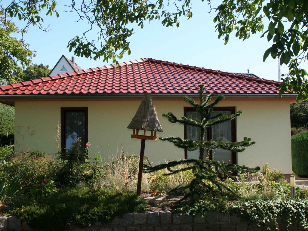 Ferienhaus mit Terrasse und Garten