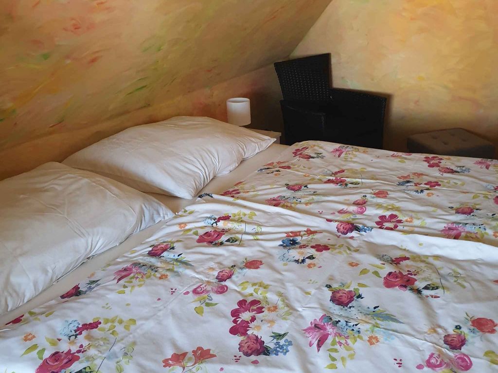 Ferienwohnung unter Schilfdach, nur 100 m vom Ostseestrand entfernt