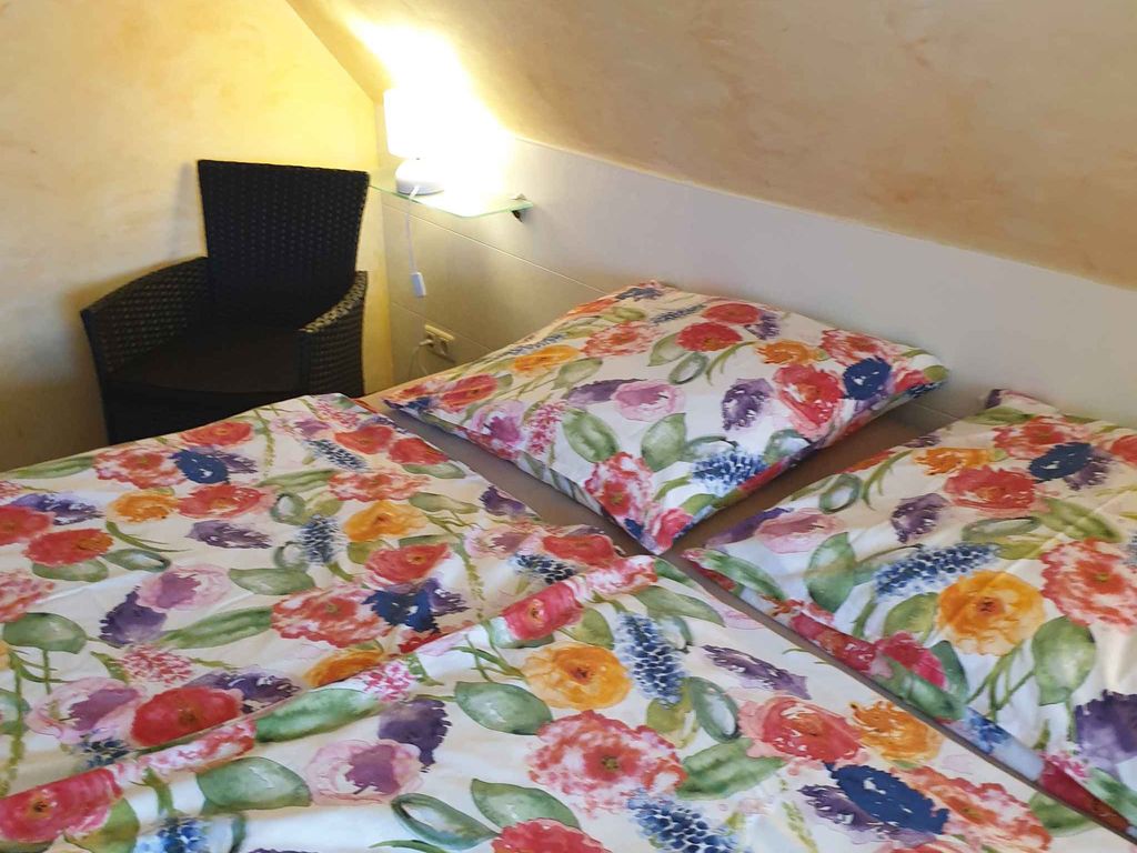 Ferienwohnung unter Schilfdach, nur 100 m zum Ostseestrand