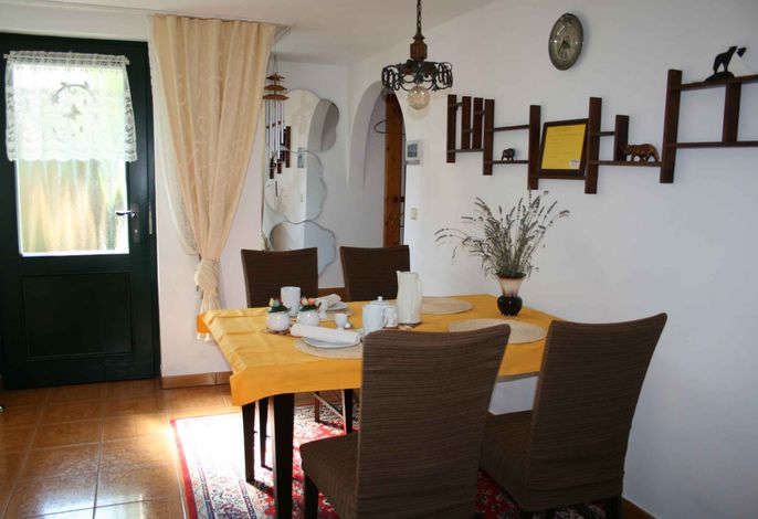 Ferienwohnung mit Terrasse bis 4 Gäste