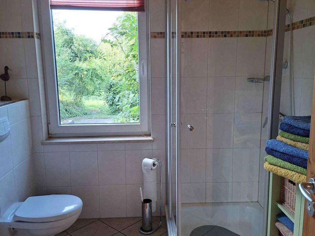 Ferienhaus mit Garten und Terrasse, 800 m zum Strand