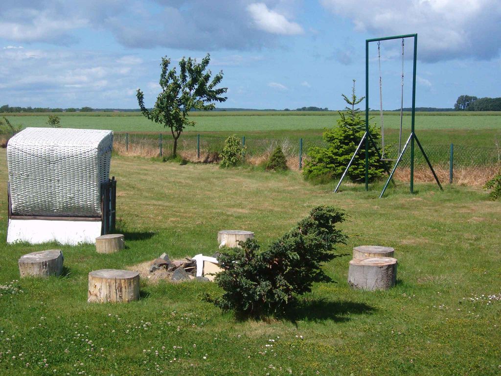 Ferienwohnung mit großem Garten und Lagerfeuerplatz