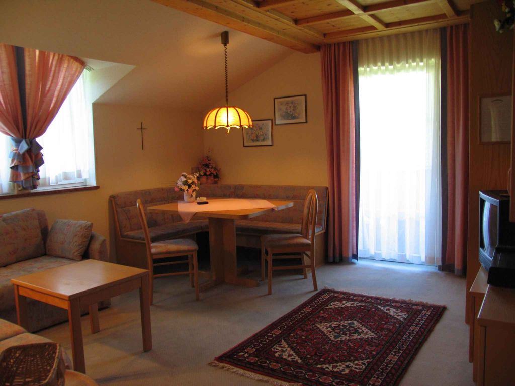 Ferienwohnung mit Pool und Sauna im Haus