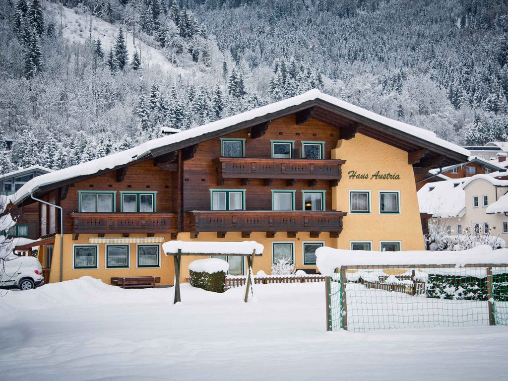 Ferienwohnung mit Blick auf die Berge und den Fluss