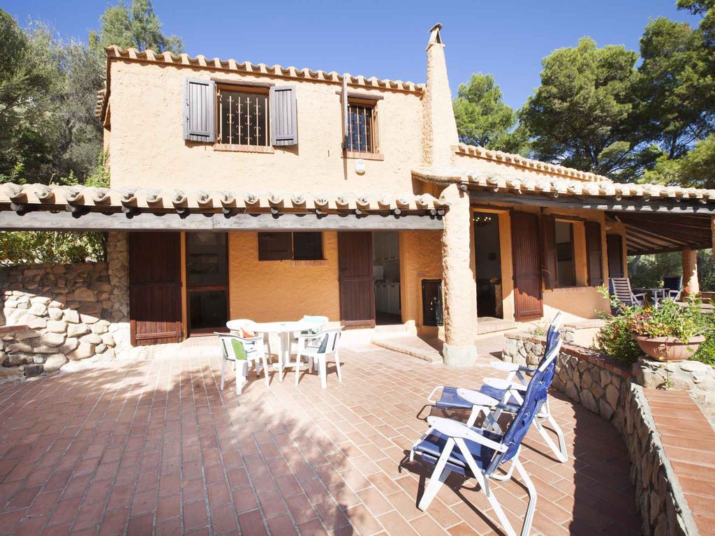 Villa mit Klimaanlage und Terrasse