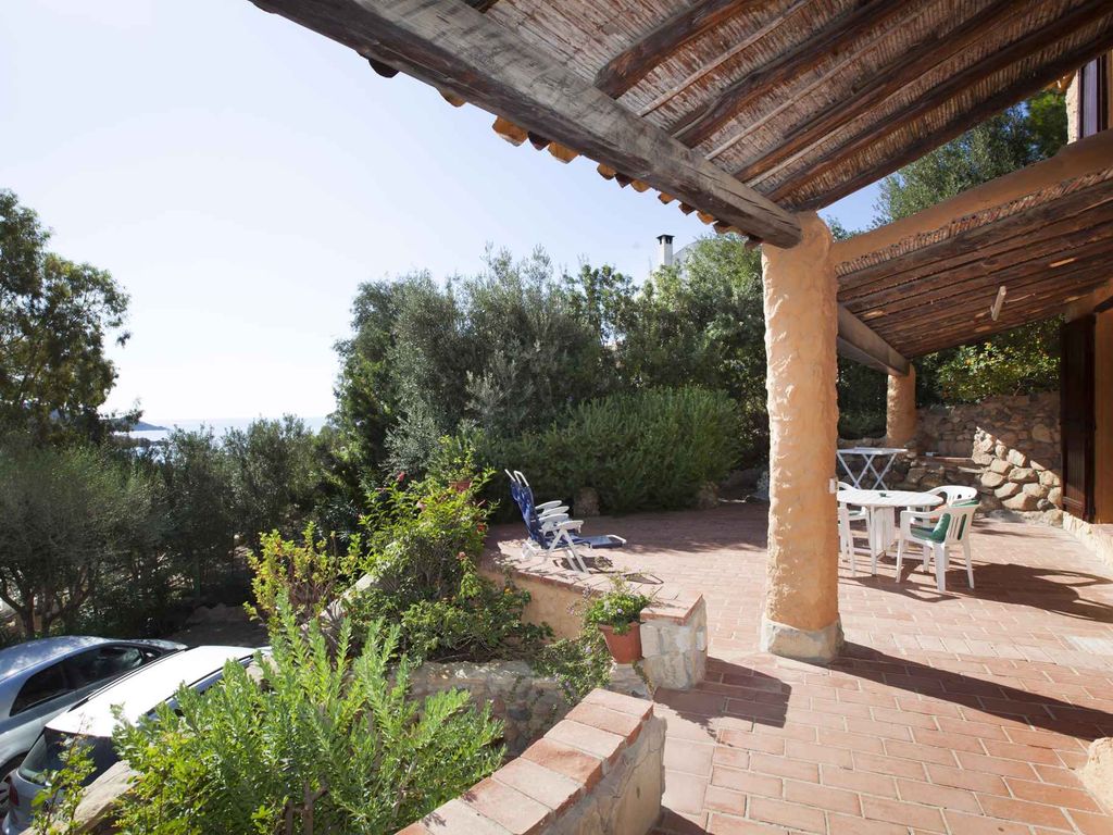 Villa mit Klimaanlage und Terrasse