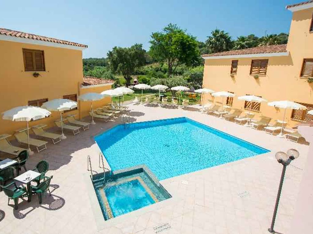 Ferienwohnung mit Pool und Klimaanlage
