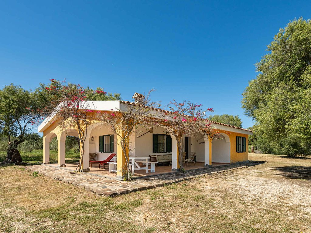 Villa mit Klimaanlage und Garten