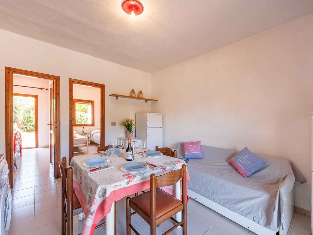 Ferienwohnung mit Terrasse und Gartenmöbeln