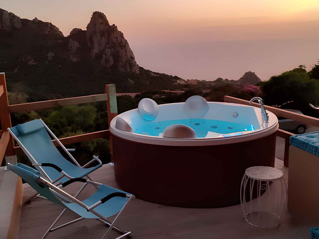 Ferienhaus 700 Meter vom Meer entfernt, mit Whirlpool und WLAN