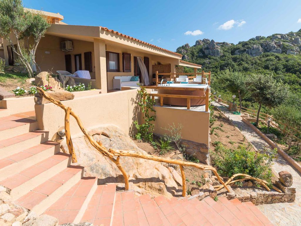 Ferienhaus 700 Meter vom Meer entfernt, mit Whirlpool und WLAN
