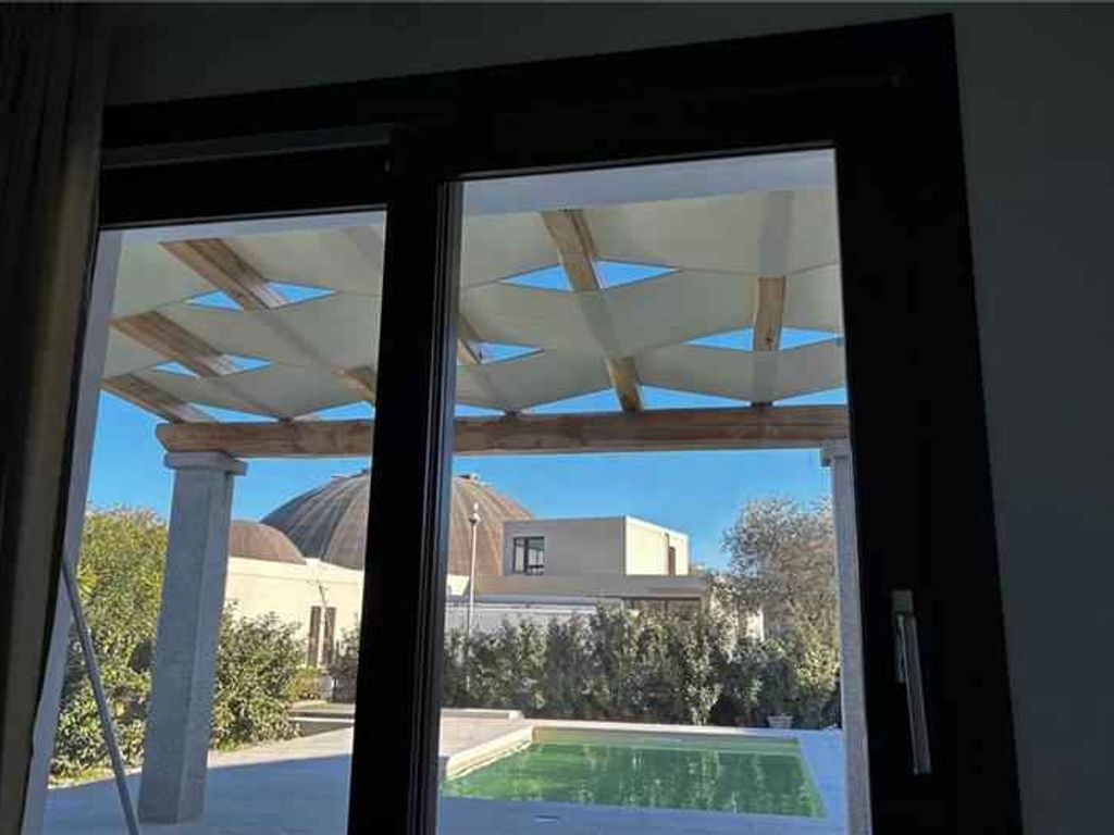 Villa mit Aussenpool und Klimaanlage