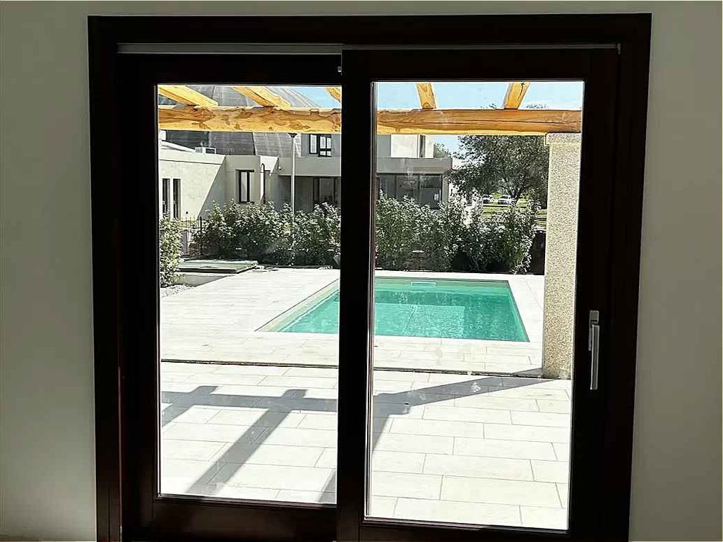 Villa mit Aussenpool und Klimaanlage