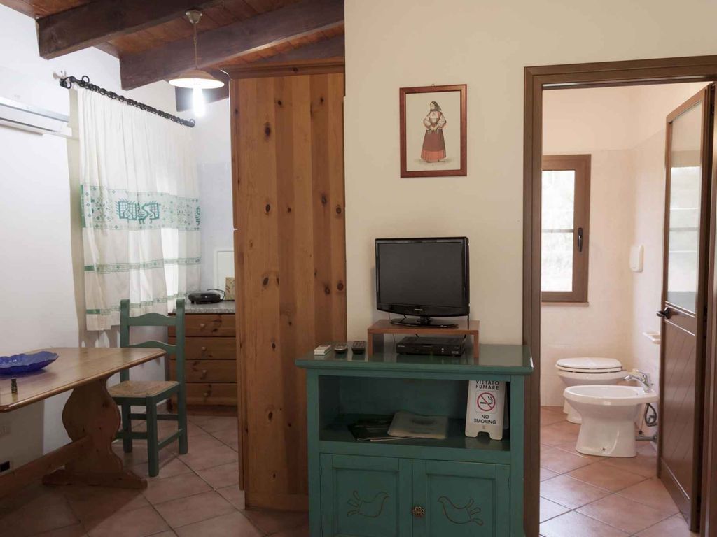 Studio mit Swimmingpool und Klimaanlage