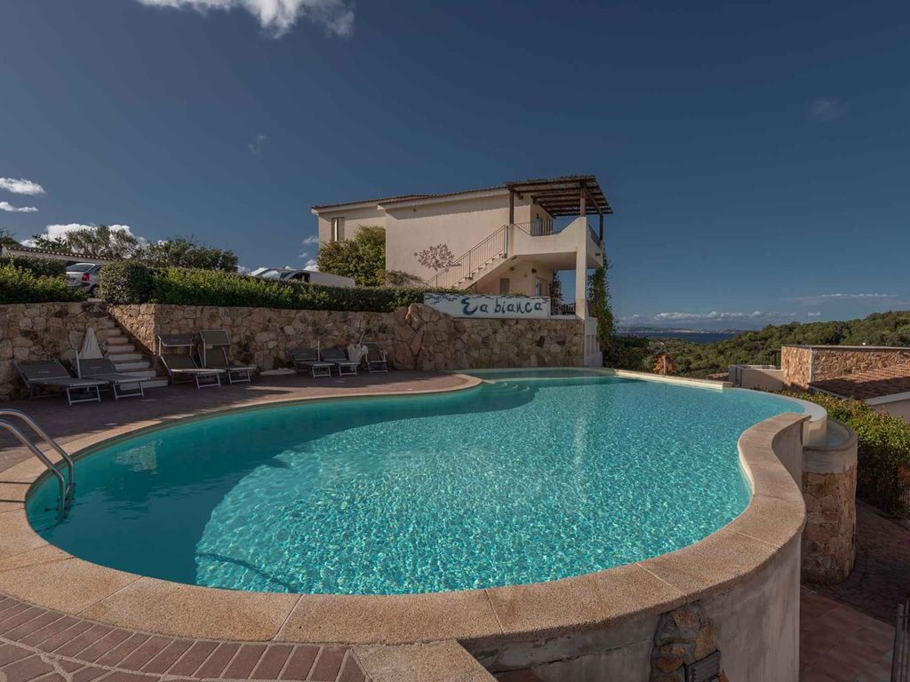 Ferienwohnung mit Außenpool und Klimaanleg