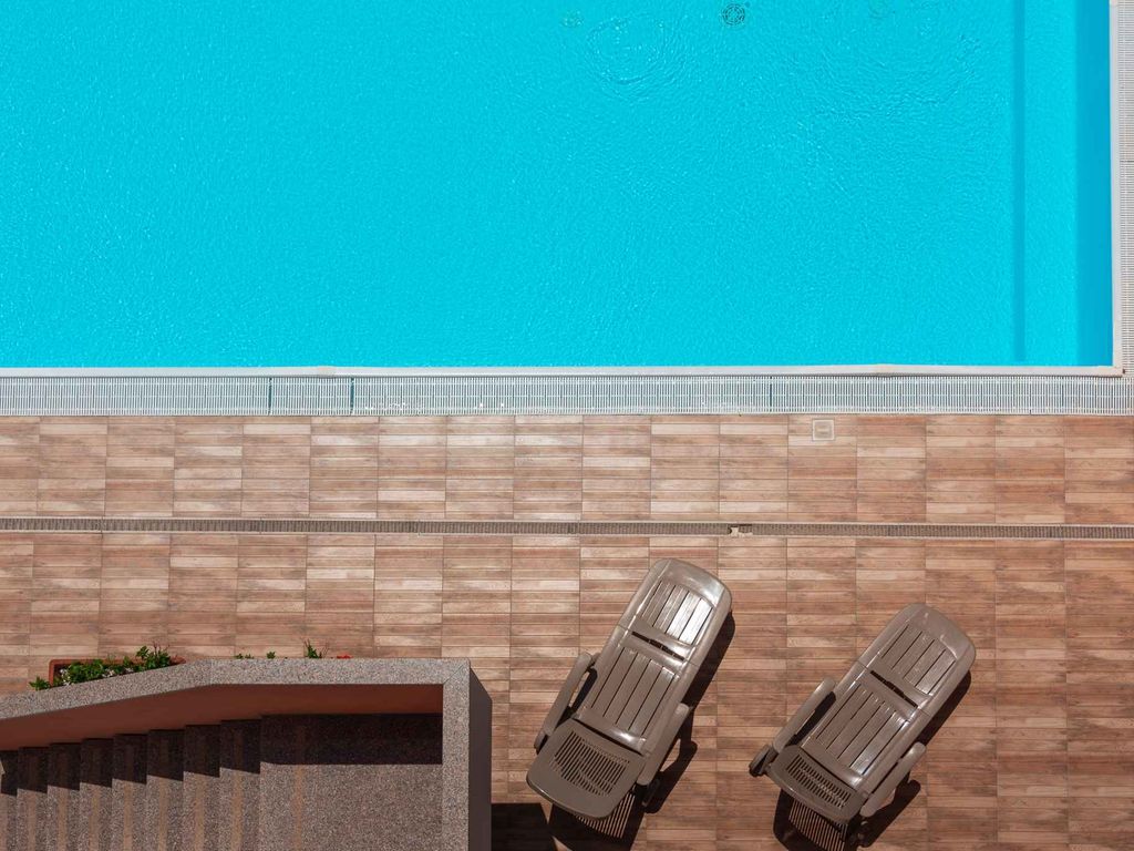 Ferienwohnung mit Außenpool und Klimaanlage