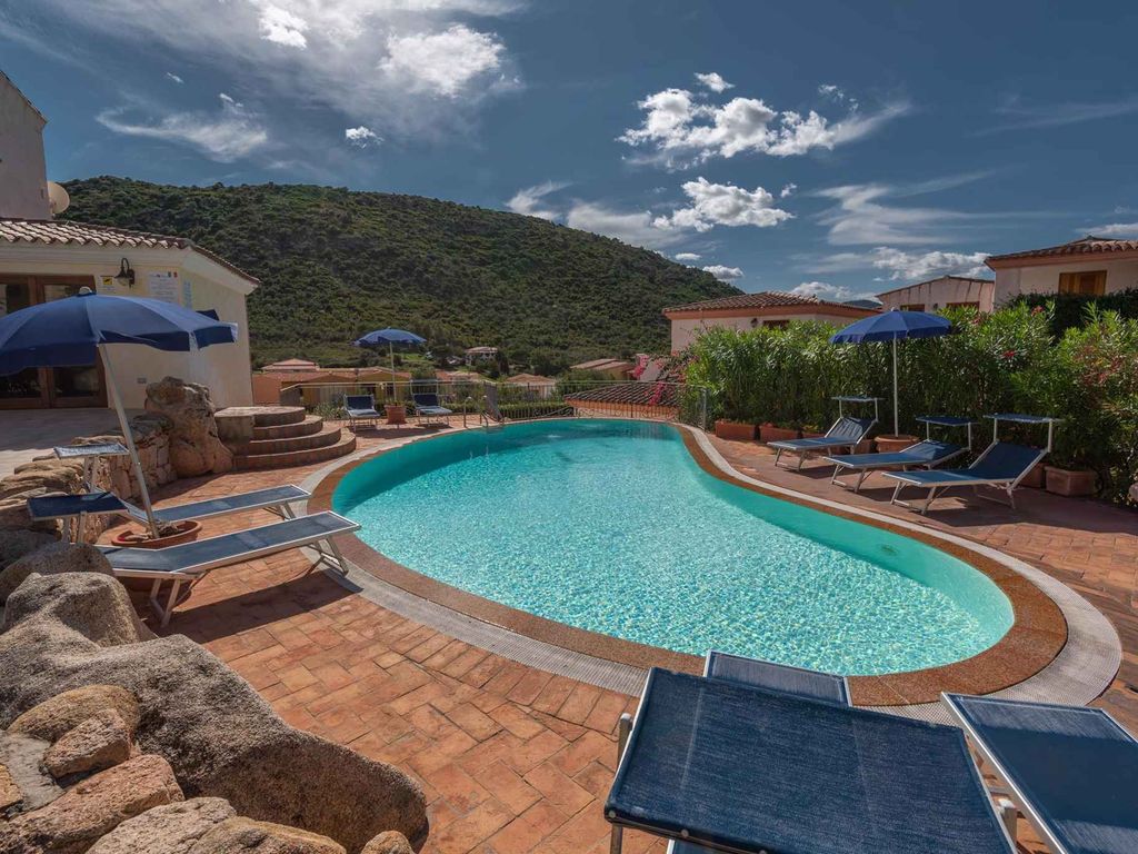 Ferienwohnung mit Swimmingpool und Klimaanlage