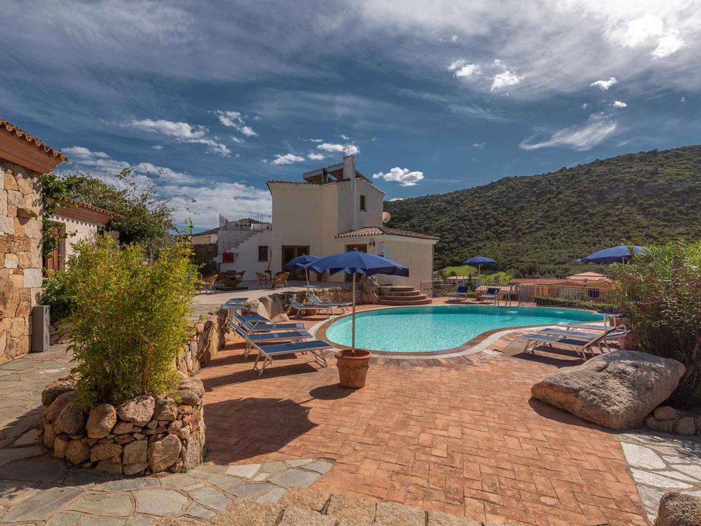 Ferienwohnung mit Swimmingpool und Klimaanlage