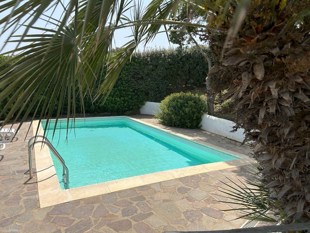 Ferienhaus mit privatem Pool und Meerblick