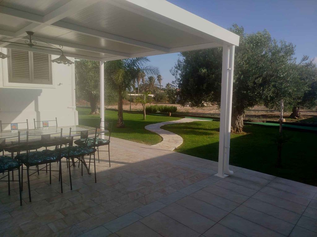 Villa mit Garden und Klimaanlage