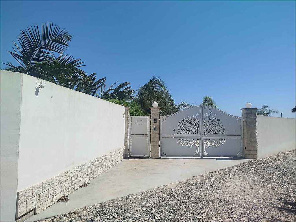 Villa mit Garden und Klimaanlage