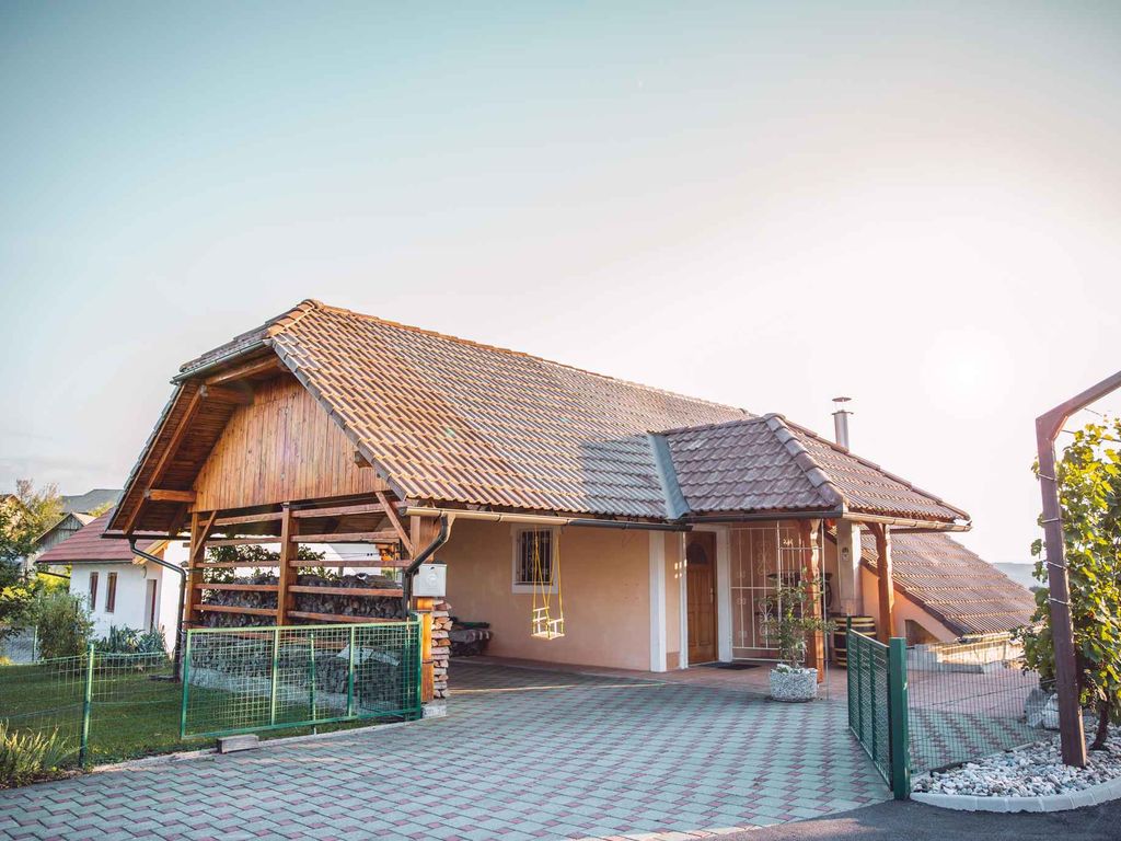 Ferienhaus mit Terasse und Klimaanlage