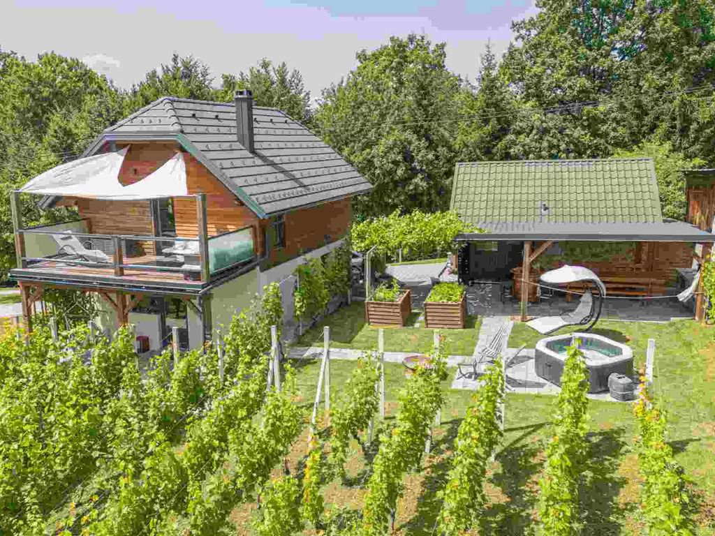 Ferienhaus mit Klimaanlage und Whirlpool