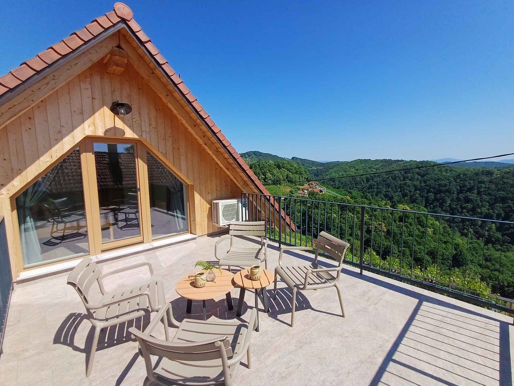 Ferienhaus Luxuriöses Weinberghäuschen