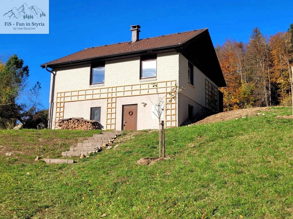Ferienhaus in Hanglage mit sehr schöner Aussicht