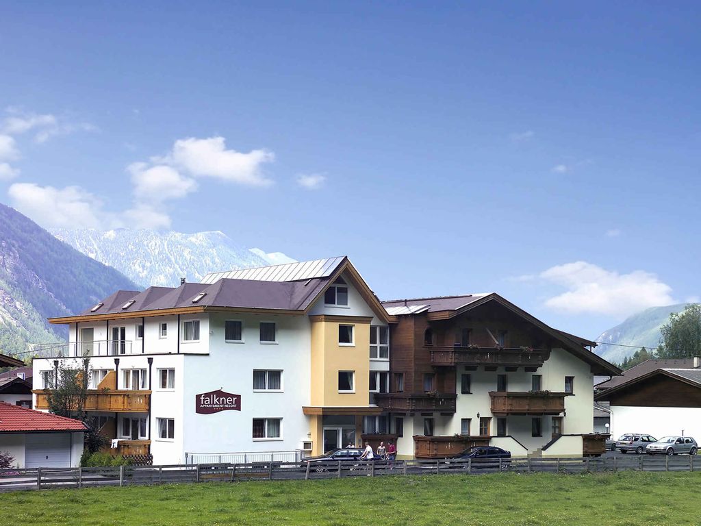 Studio mit Wellnessbereich