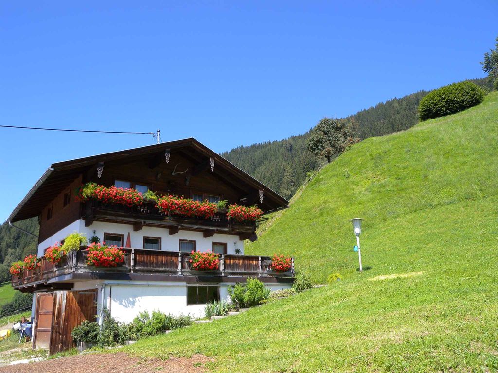 Ferienwohnung mit Terrasse und Garten