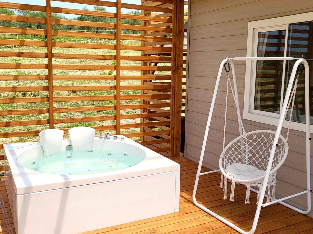 Bungalow Mit eigenem Whirlpool
