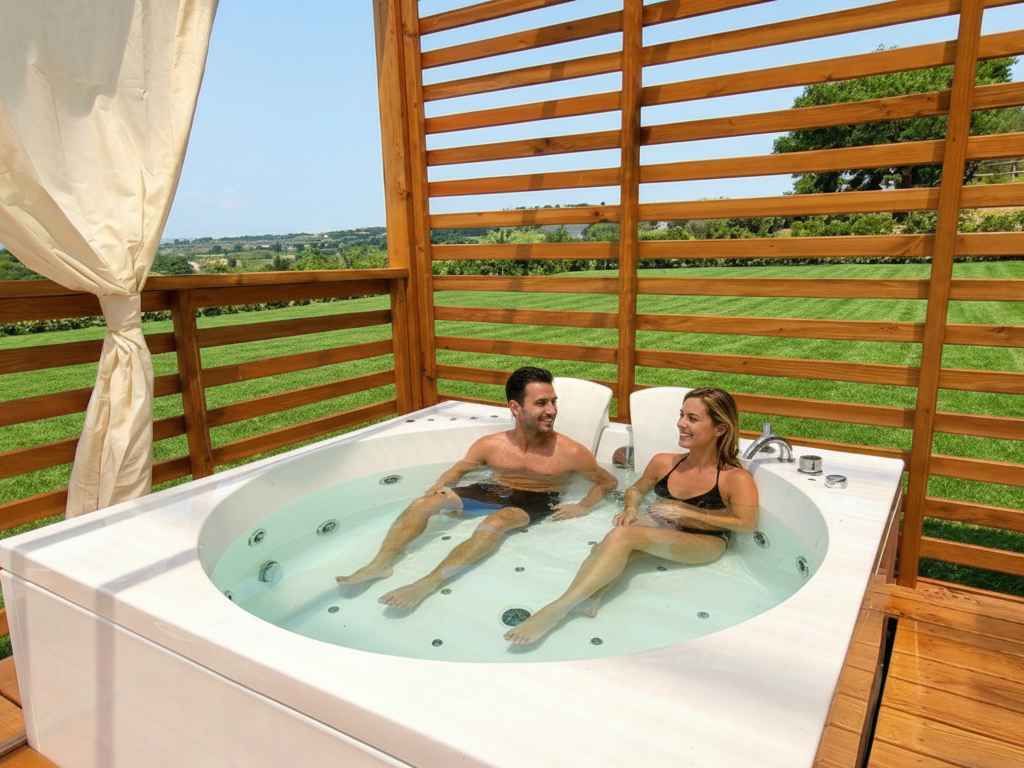 Bungalow Mit eigenem Whirlpool