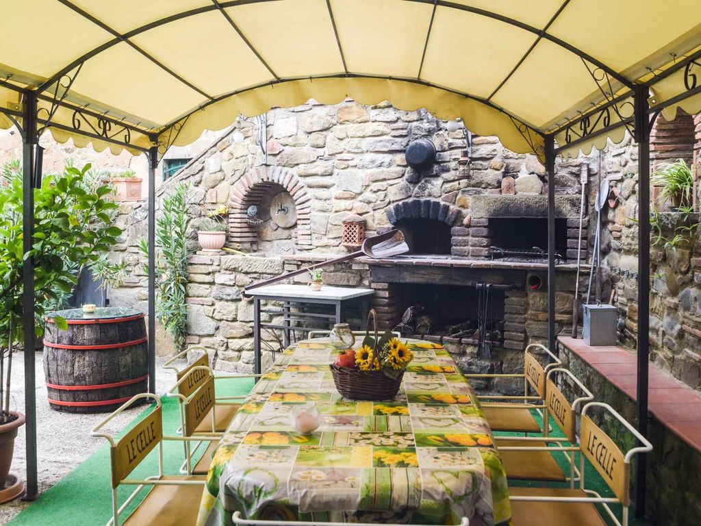 Ferienhaus mit Pool und Terrasse