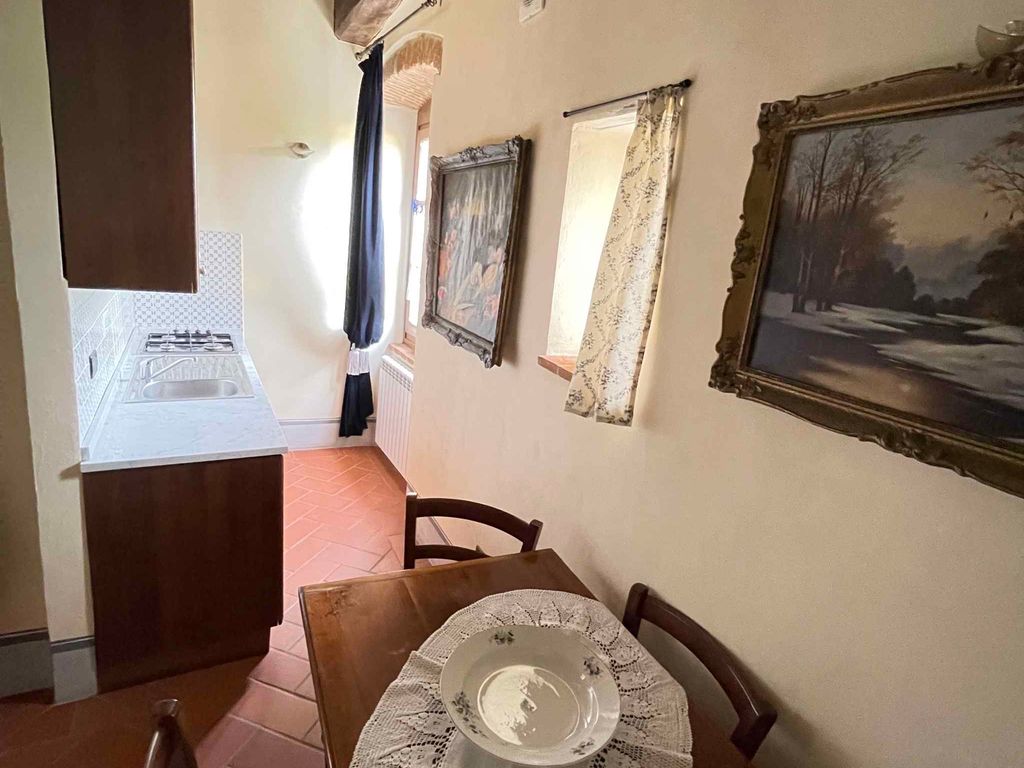 Ferienwohnung mit Schwimmbad und Parkplatz