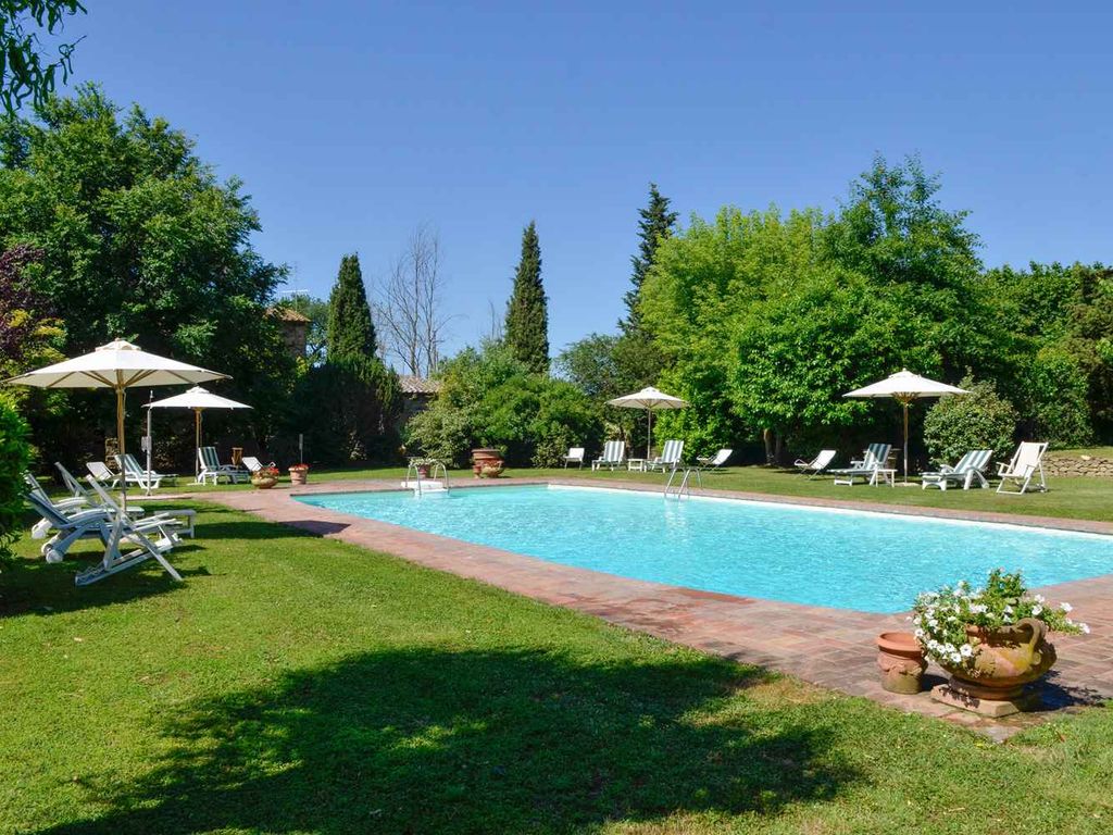 Ferienwohnung mit Aussenpool und WLAN