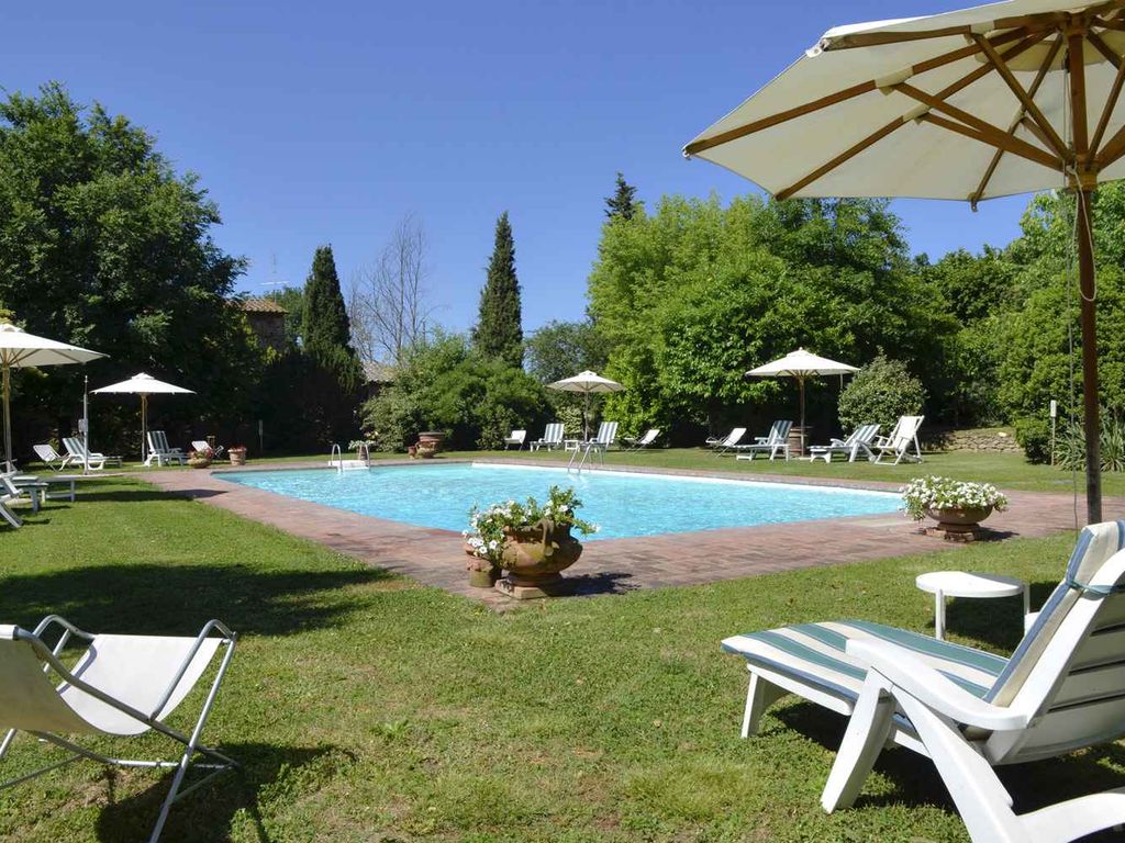 Ferienwohnung mit Aussenpool und WLAN